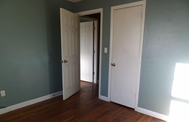 kitchen with stainless steel electric range oven, white cabinetry, and crown molding