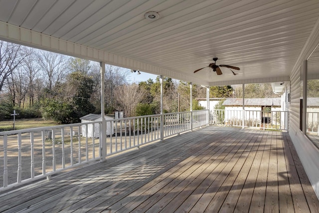 deck with ceiling fan