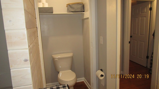 bathroom featuring toilet