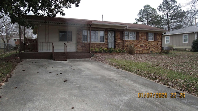 view of front of home with covered porch