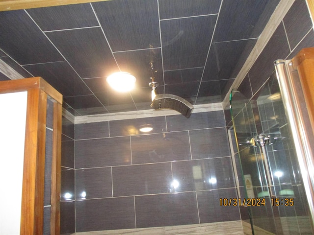 room details featuring walk in shower