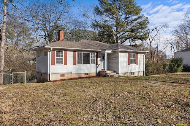 view of front of home featuring a front yard