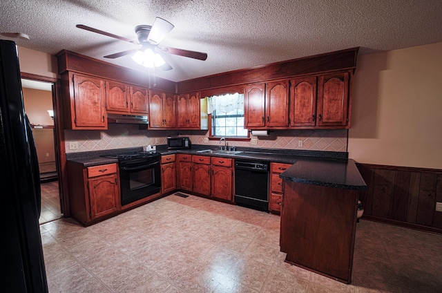 kitchen with a textured ceiling, sink, ceiling fan, and black appliances