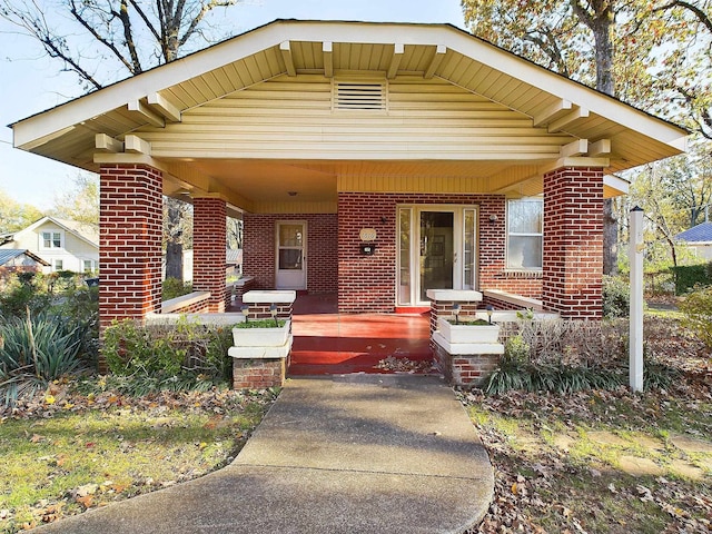 view of front facade with covered porch