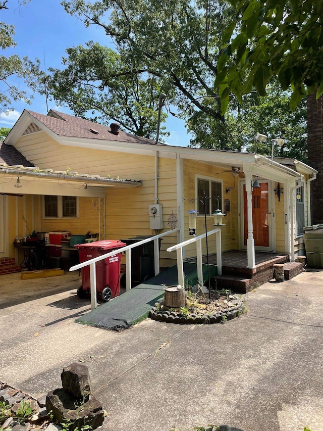 view of front of property