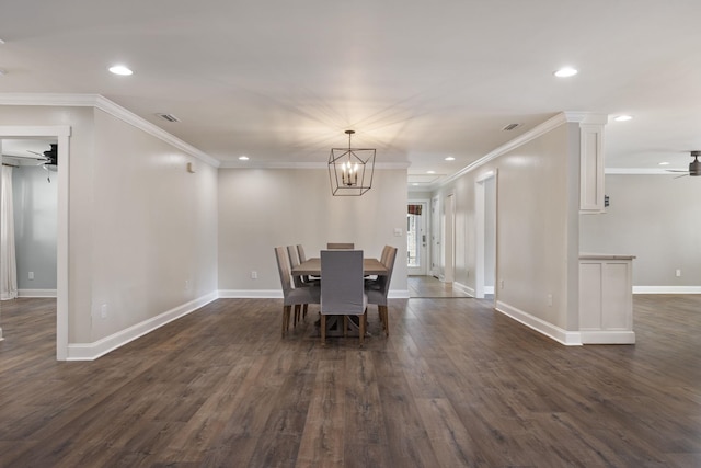 dining area with recessed lighting, dark wood-style flooring, a ceiling fan, baseboards, and crown molding