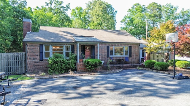 view of front of property