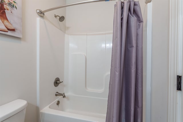 181 Silver Leaf Ln, Florence, AL - bathroom with toilet and shower / tub combo