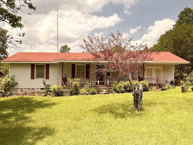 - ranch-style home with covered porch, a front lawn, and crawl space