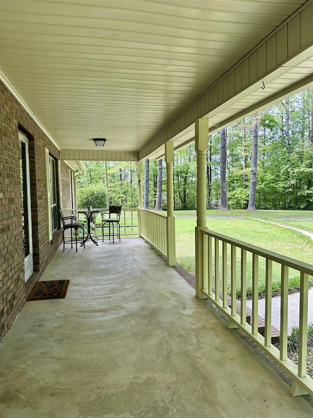view of patio / terrace with covered porch