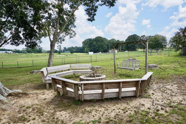 view of yard featuring a rural view