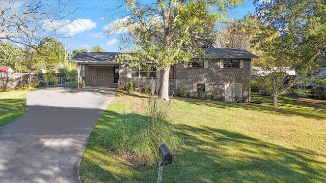 view of front of property with a front yard