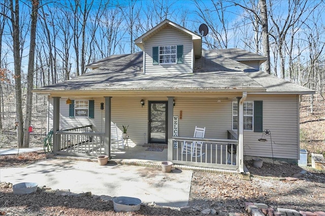 view of front of property featuring a porch