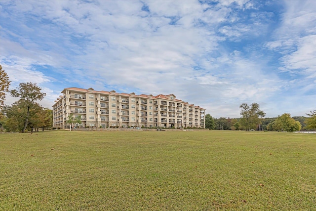  - view of apartment building / complex
