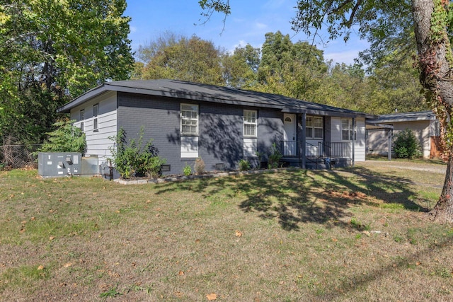 view of front of property with a front lawn