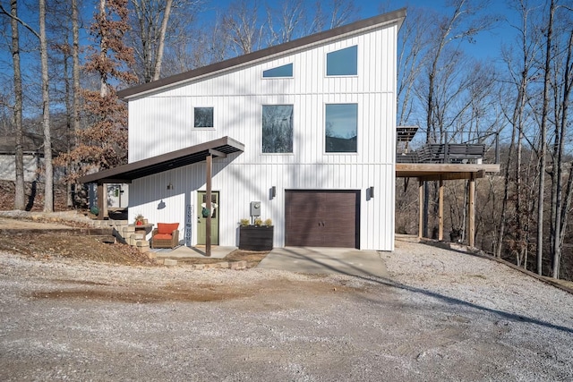 view of front of house featuring a garage