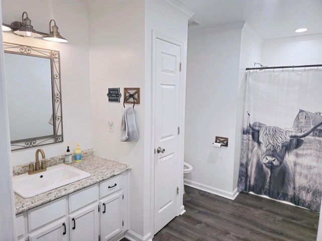  - hallway with dark wood-style floors and crown molding