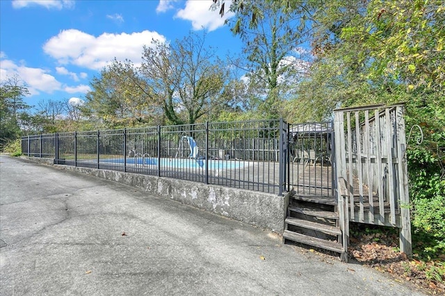 view of swimming pool