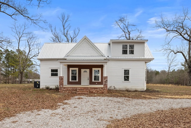 view of front facade featuring a porch