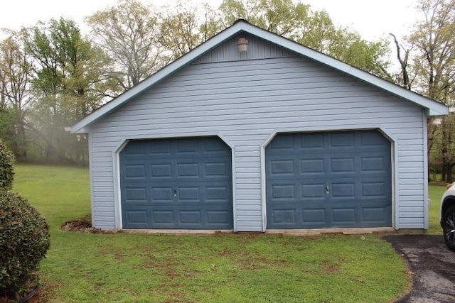 view of detached garage