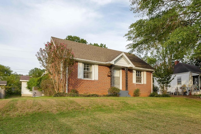 view of front of house featuring a front yard