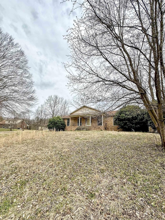 view of front of home featuring a porch