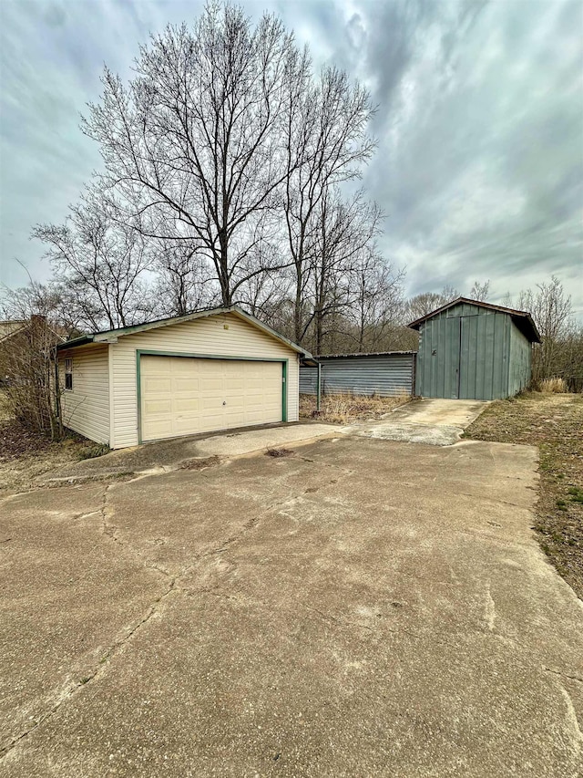 view of detached garage