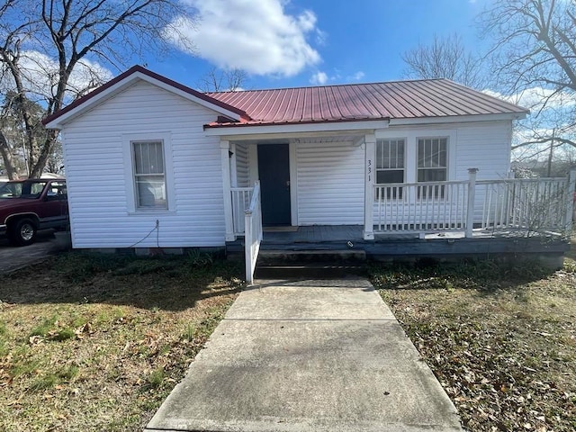 bungalow featuring a porch