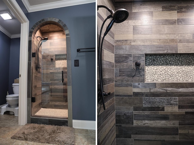 full bathroom featuring baseboards, toilet, ornamental molding, and a shower stall