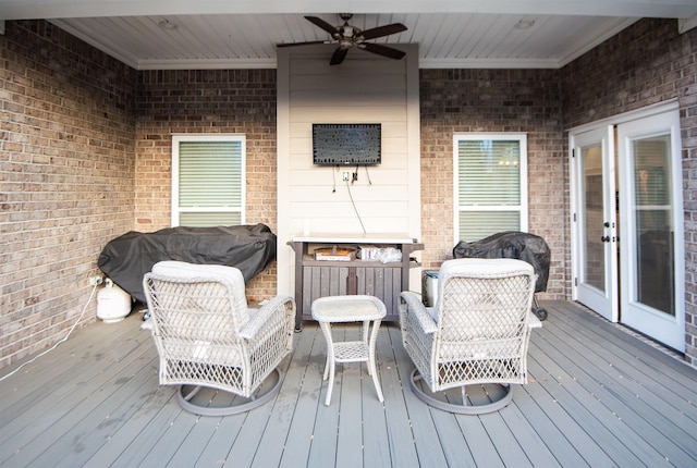 deck with ceiling fan