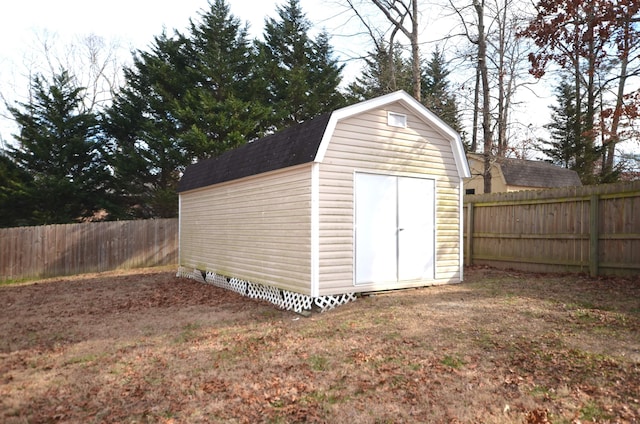 view of outdoor structure with a yard