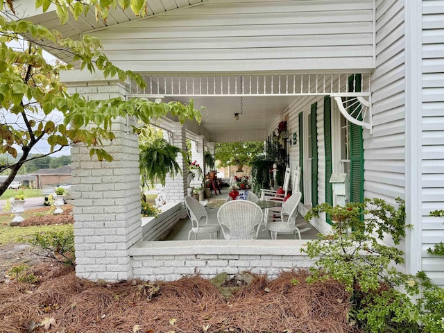 view of patio / terrace with covered porch