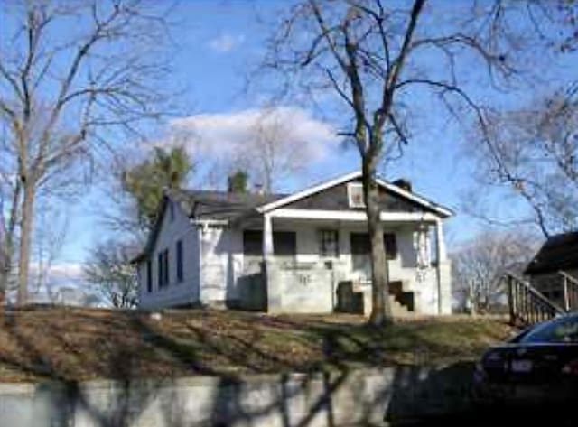 view of front facade