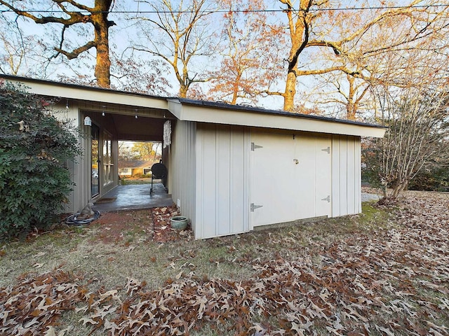 view of outbuilding