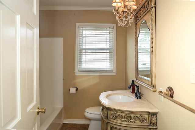 full bathroom featuring crown molding, toilet, an inviting chandelier, a bathing tub, and vanity