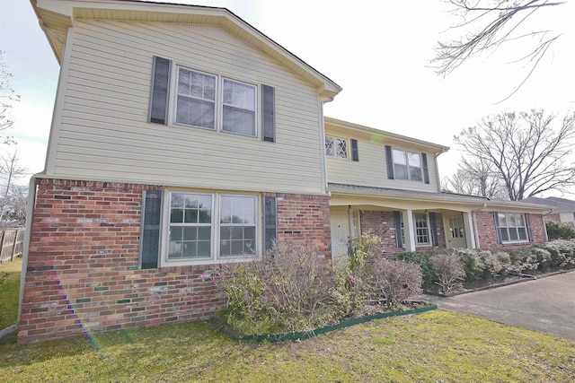 view of front property