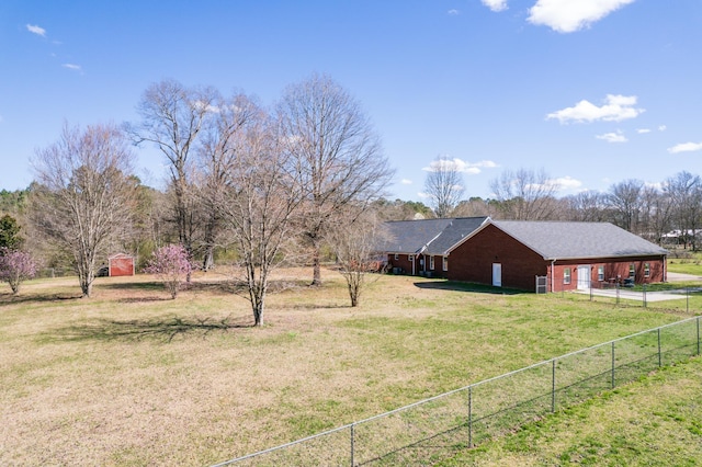 view of yard featuring a rural view