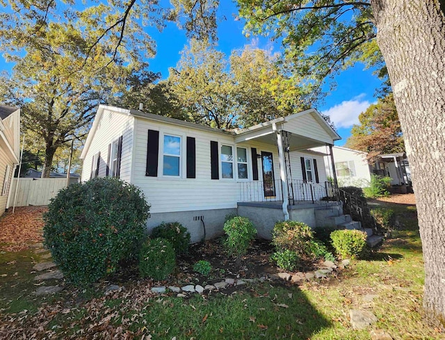 view of front of property with covered porch