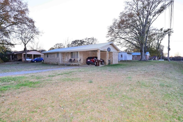 view of front of home with a front yard