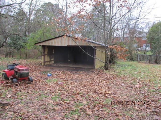 view of outdoor structure