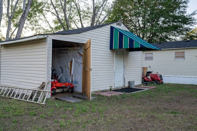 view of outdoor structure