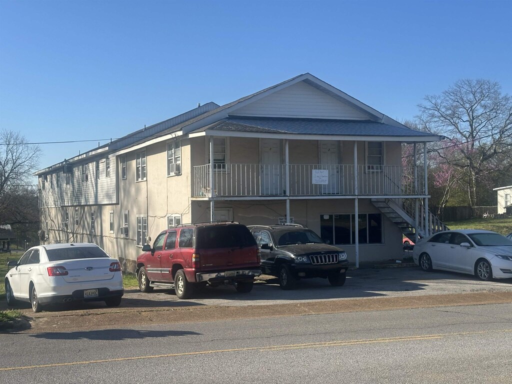  - multi unit property with uncovered parking and stairway