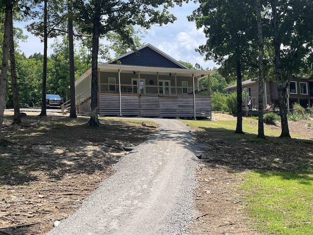 view of front facade featuring a porch