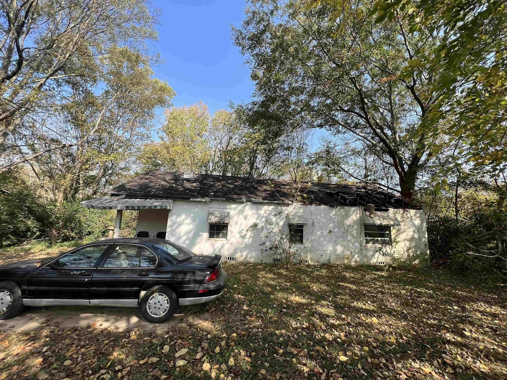 view of home's exterior