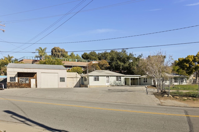 view of front of property