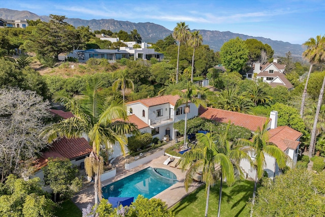 bird's eye view featuring a mountain view