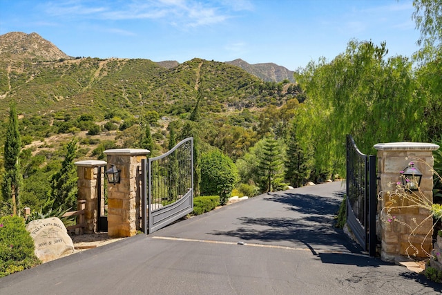 exterior space featuring a mountain view