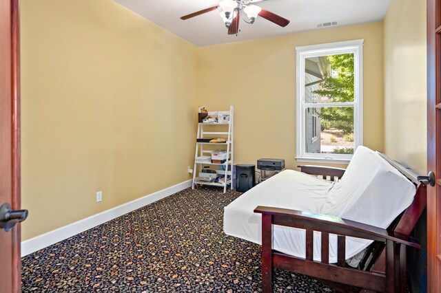 bedroom with ceiling fan