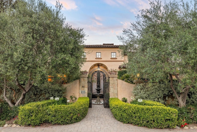 view of mediterranean / spanish-style home