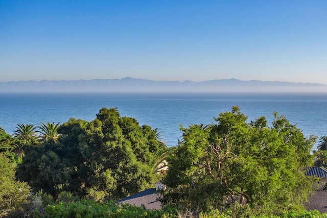 Listing photo 2 for 4101 Mariposa Dr, Santa Barbara CA 93110